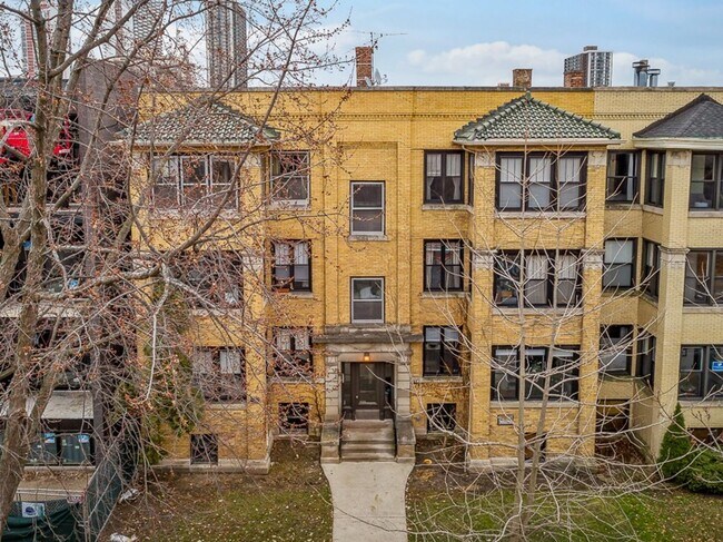 Foto del edificio - 5943 N Magnolia Ave