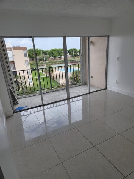 Foto del edificio - 8895 Fontainebleau Blvd