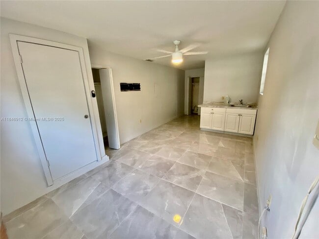 Building Photo - 624 Westward Dr