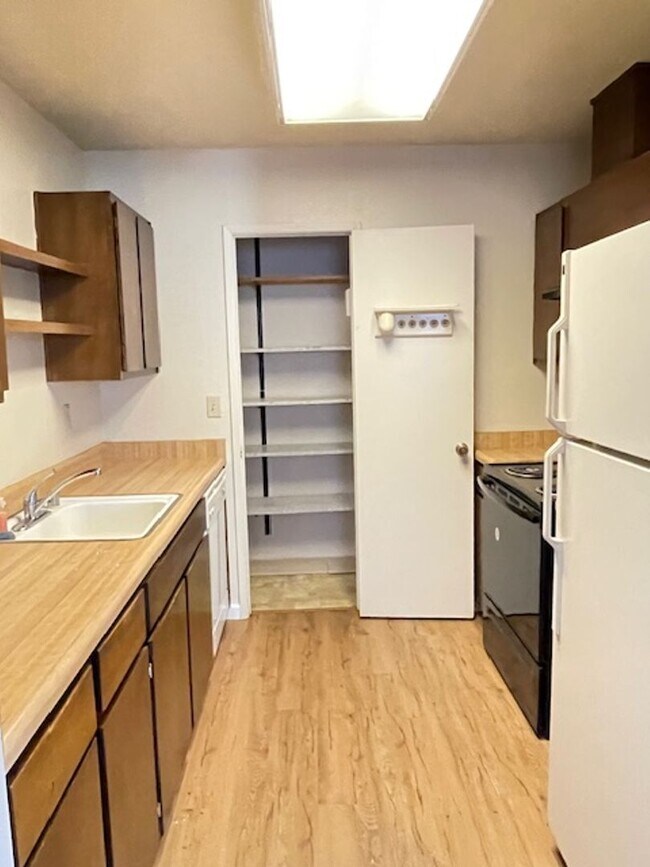 Foto del edificio - Hayward 2 bedroom, 2 bath Condo