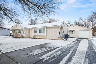 Building Photo - 11321 E Springfield Ave