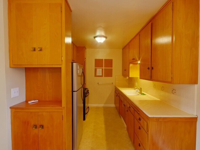 Building Photo - A French Park Beauty! OPEN HOUSE 3/26/2024...