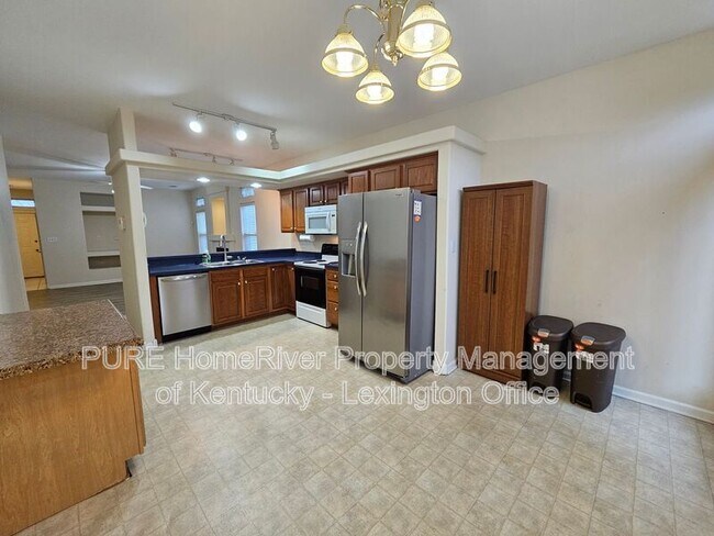 Foto del edificio - 2616 Crystal Falls Rd