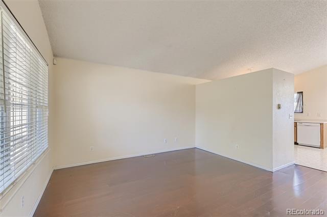 Foto del edificio - 5431 S Versailles St