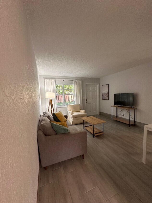 Foto principal - 337 Kenilworth Blvd