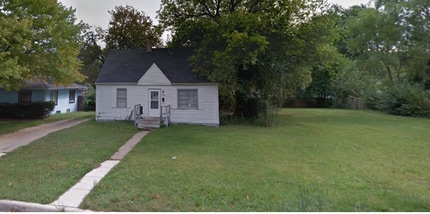 Building Photo - 1860 Huey St