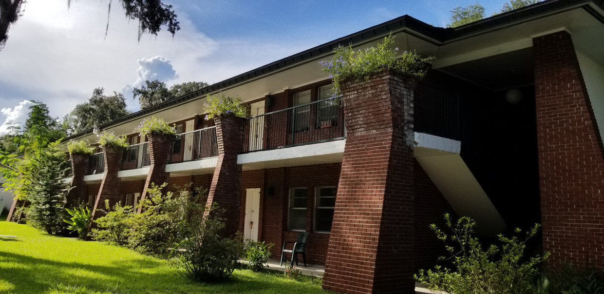 Foto principal - Silver Springs Place Apartments