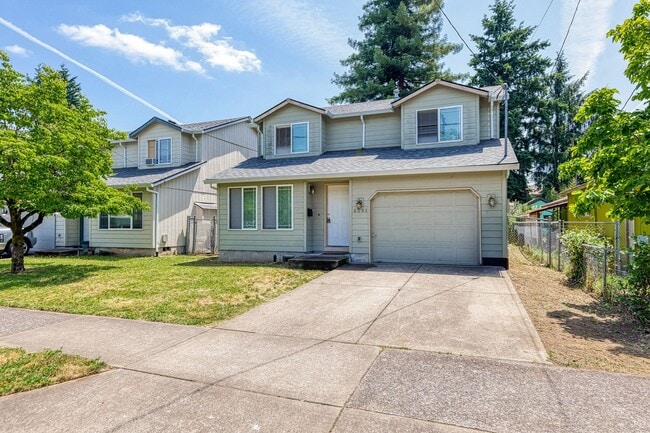 Building Photo - Woodstock 3 Bedroom Single Family Home