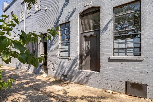Building Photo - 3031 Clover St