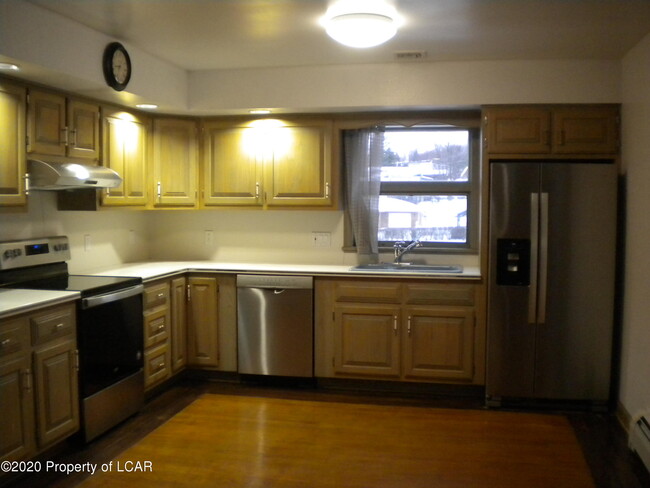 Building Photo - 1 Rowhouse Ln