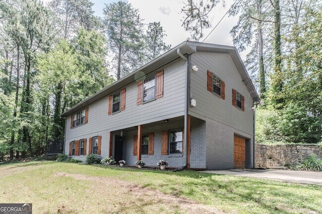 Foto del edificio - 302 E Valley Rd NE