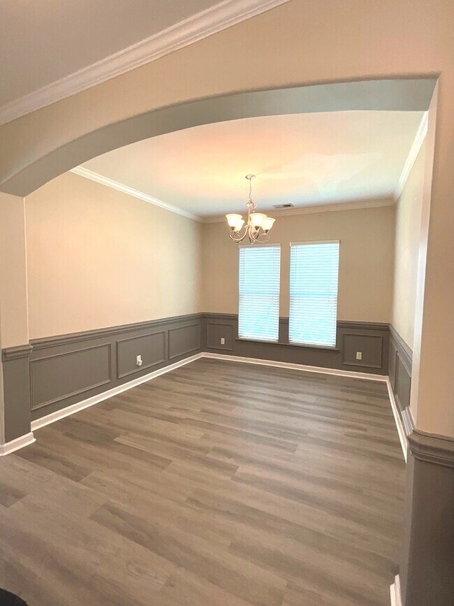Building Photo - Great Amenities