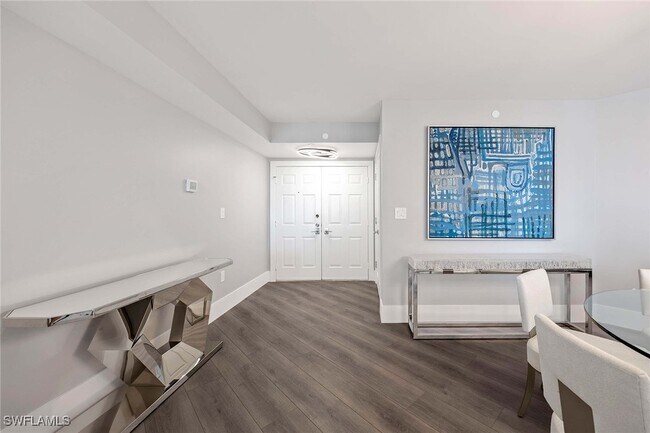 Foto del edificio - 6075 Pelican Bay Blvd