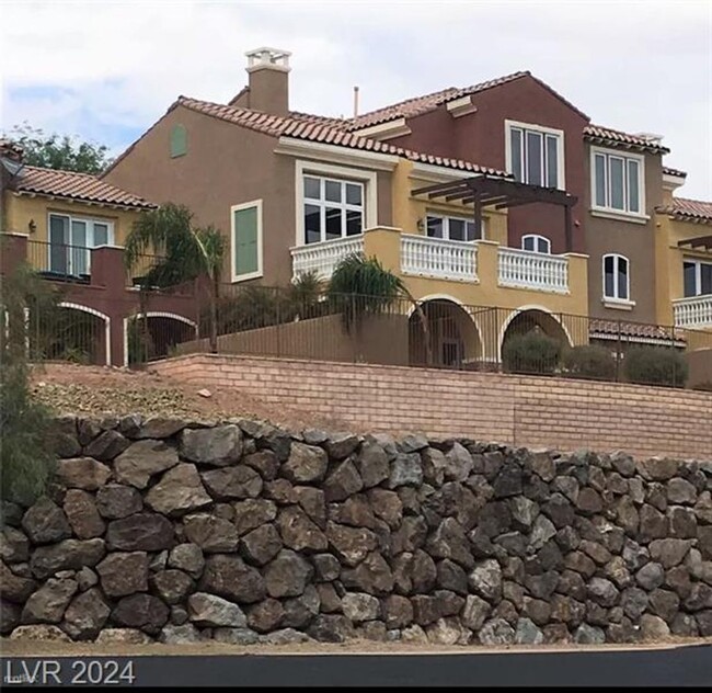 Building Photo - **Charming 3 Bedroom, 2.5 Bath Italian Sty...