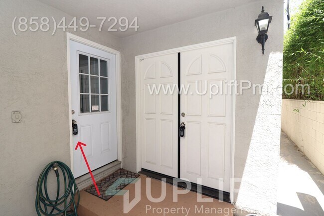 Building Photo - Casita Way (4025)