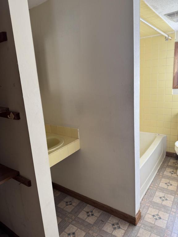 Building Photo - 173 E Union St