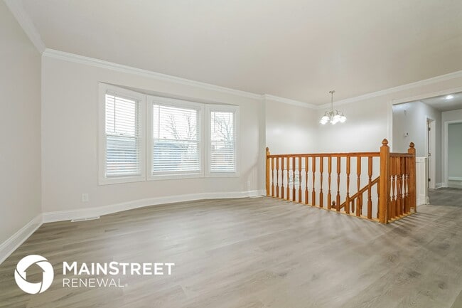 Building Photo - 838 E 125th Terrace