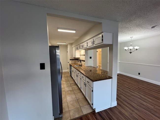Foto del edificio - 6512 Kentwick Dr