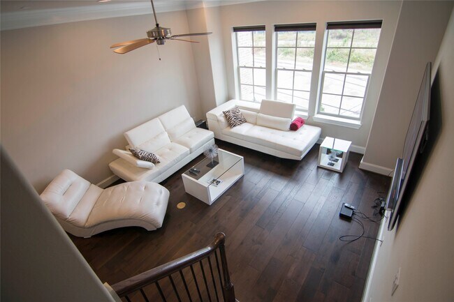 Foto del edificio - 616 Delano St