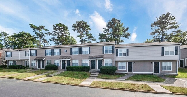 Building Photo - The Hills at Oakwood Apartments