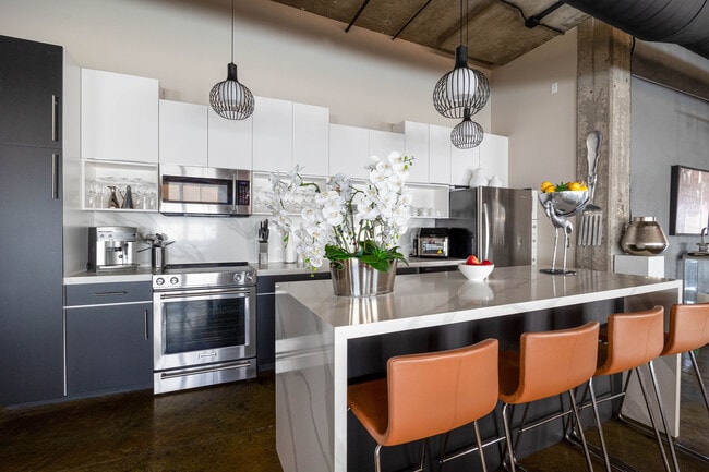 Building Photo - 3940 7th Ave