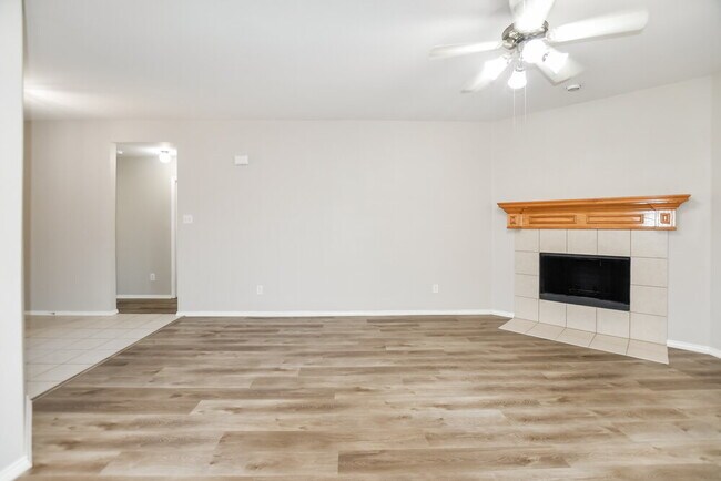 Building Photo - 705 Orchid Blvd