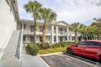 Building Photo - 9013 NW 38th Dr