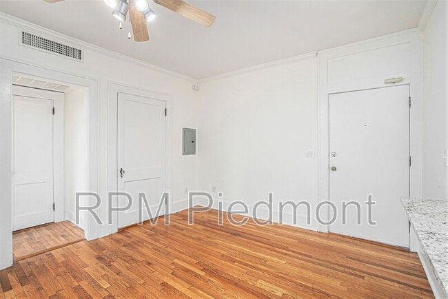 Building Photo - 741 Frederica St NE
