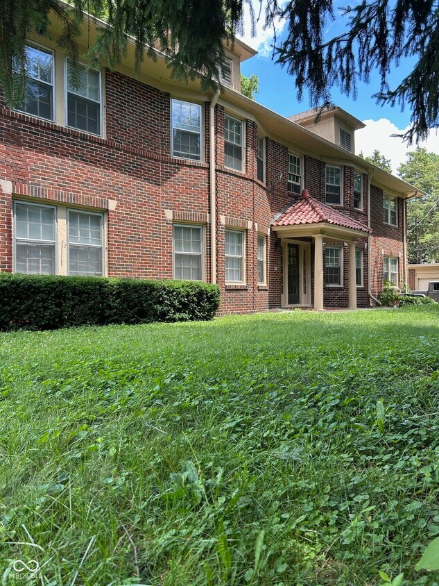 Primary Photo - 5245 Central Ave
