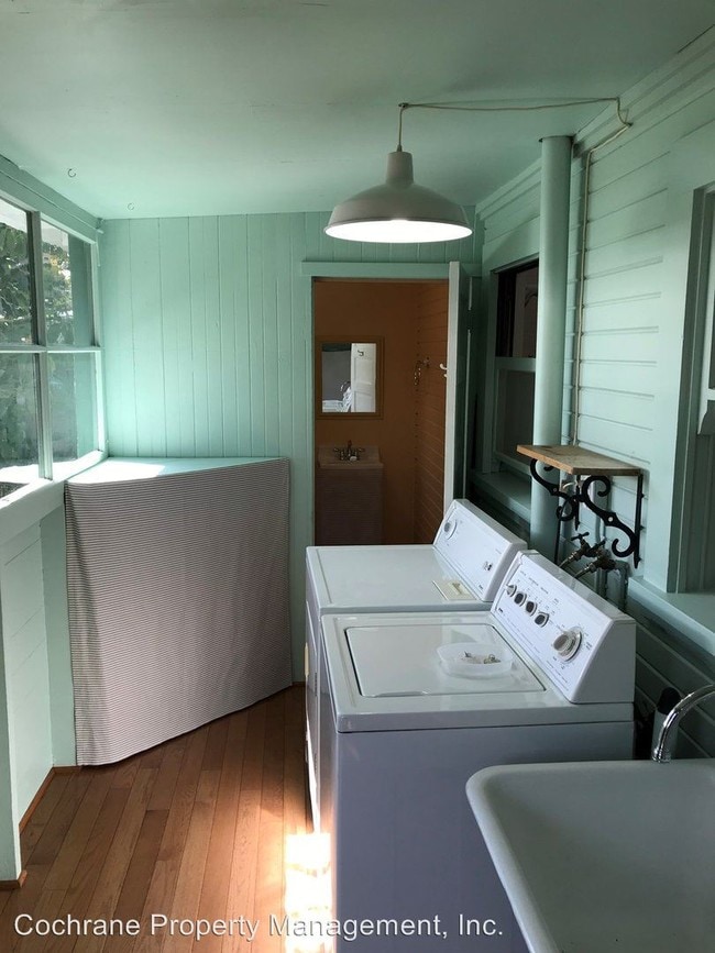 Building Photo - 2 br, 1.5 bath House - 109 N. Nopal