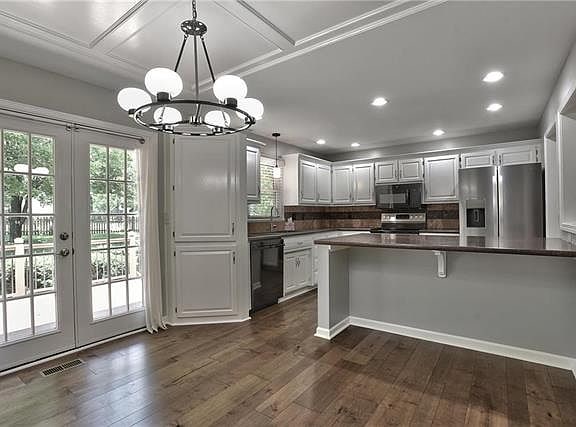 Building Photo - 15412 W 80th St