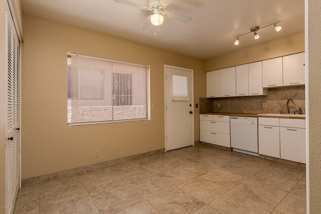 Foto del edificio - 12800 N 113th Ave