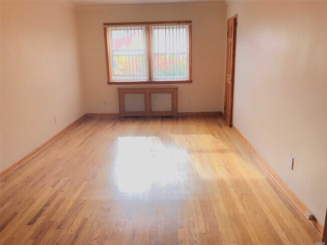 Foto del edificio - 108-23-108-64 64th Ave