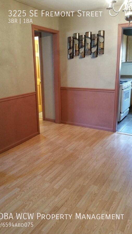 Foto del edificio - 3225 SE Fremont St