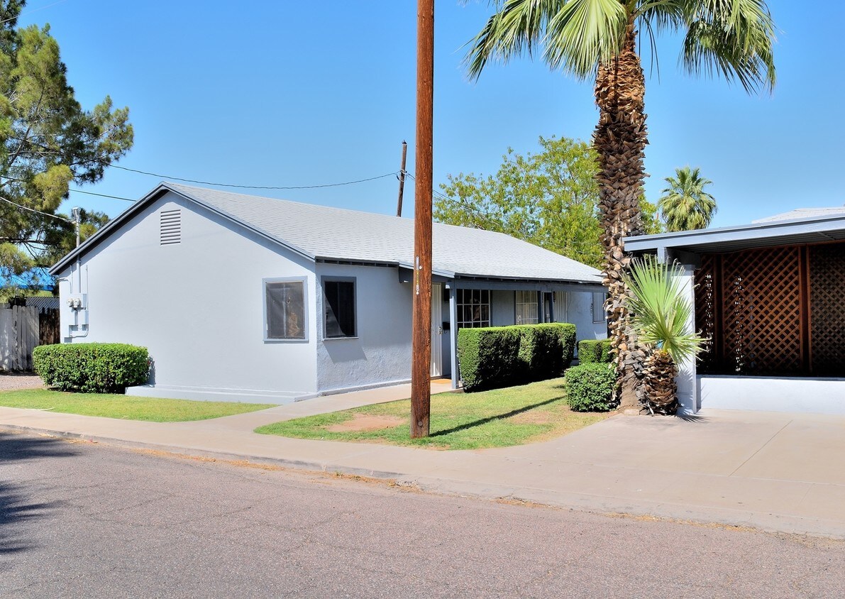 Foto del edificio - 1504 E Clarendon Ave