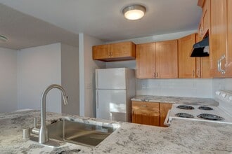 Building Photo - 730 SW Harrier Cir