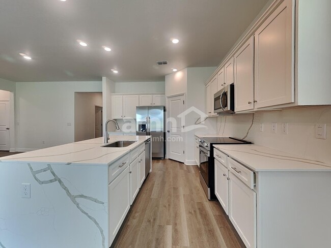 Building Photo - 6443 Atlantic Bch Ave