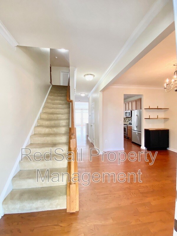 Building Photo - 303 Daniels Dr