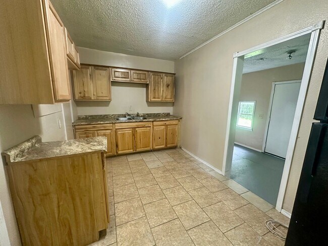 Foto del edificio - 3 Bedroom and 1 Bathroom Home in Shawnee