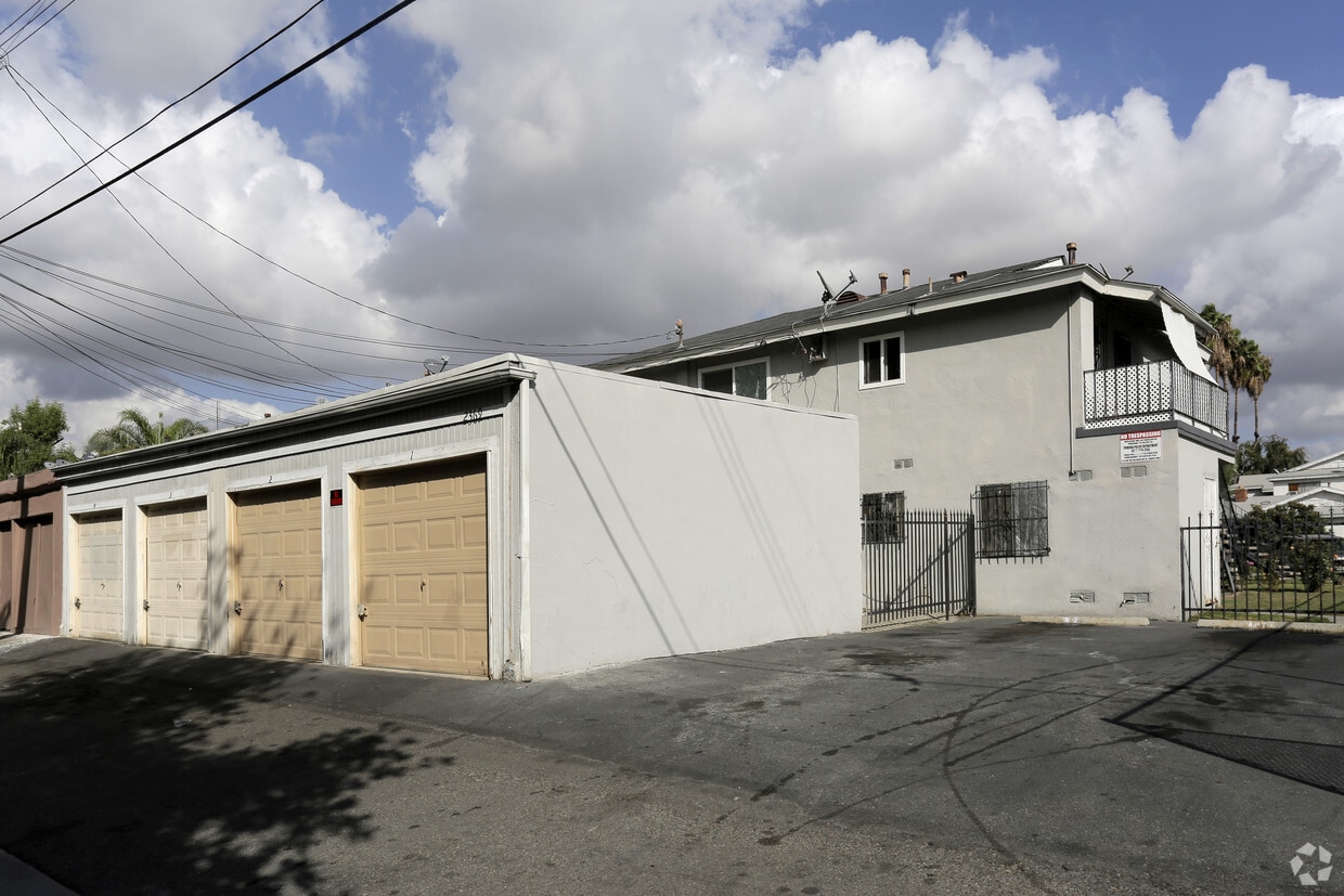 Building Photo - 2369 S Angela St