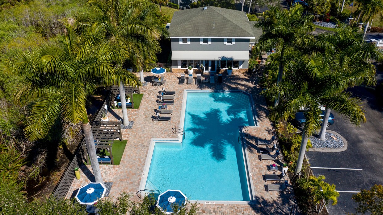 Haga de nuestro oasis junto a la piscina su refugio de fin de semana para relajarse en casa. - Somerset Palms