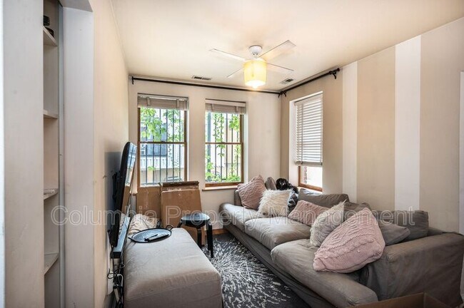 Foto del edificio - 1427 Chapin St NW