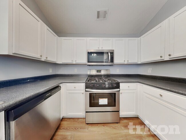 Building Photo - 129 Silver Fox Trail