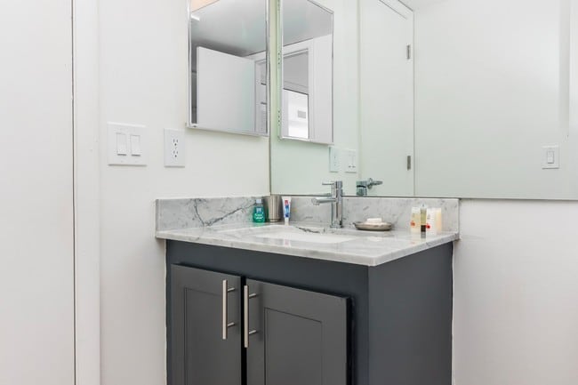 Building Photo - Atwater