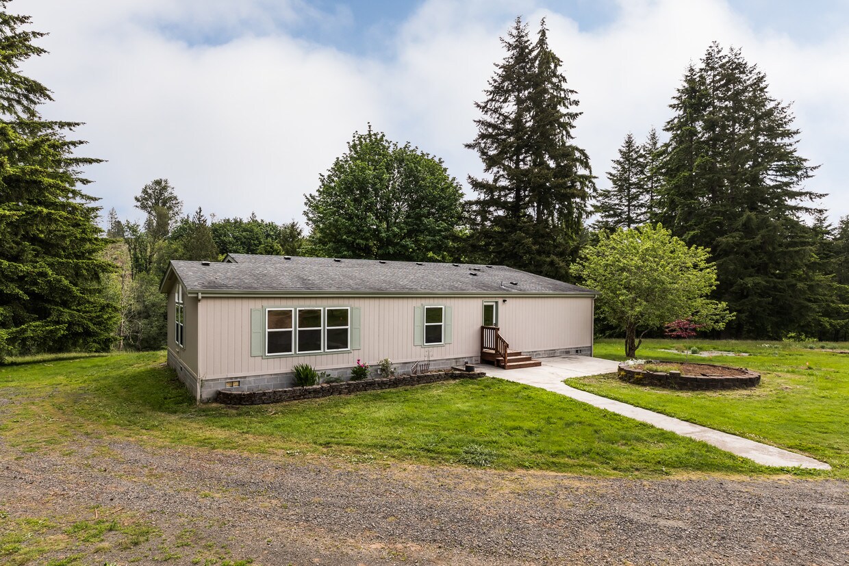 Primary Photo - 23515 Beaver Falls Rd