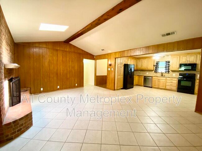 Foto del edificio - 2805 Silver Meadow Ln