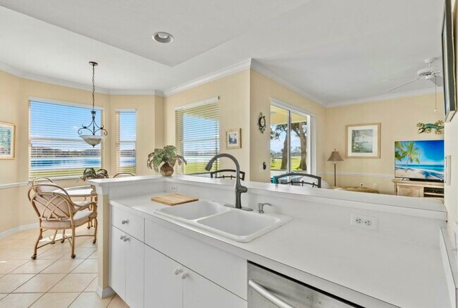 Building Photo - 10480 Washingtonia Palm Way