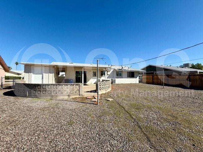 Building Photo - 10247 W El Dorado Dr