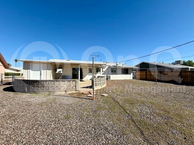 Foto del edificio - 10247 W El Dorado Dr