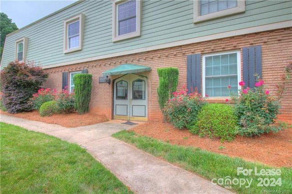 Foto principal - 2626 Park Rd